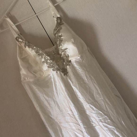 Woman’s elegant romance long slip fairy stretchy gown - Picture 6 of 15